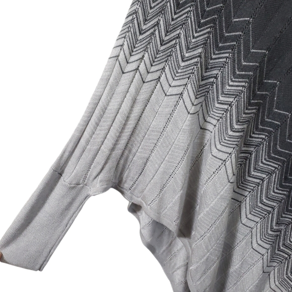 White House Black Market Asymmetric Grey/White Chevron Poncho Sweater Small - Picture 7 of 12